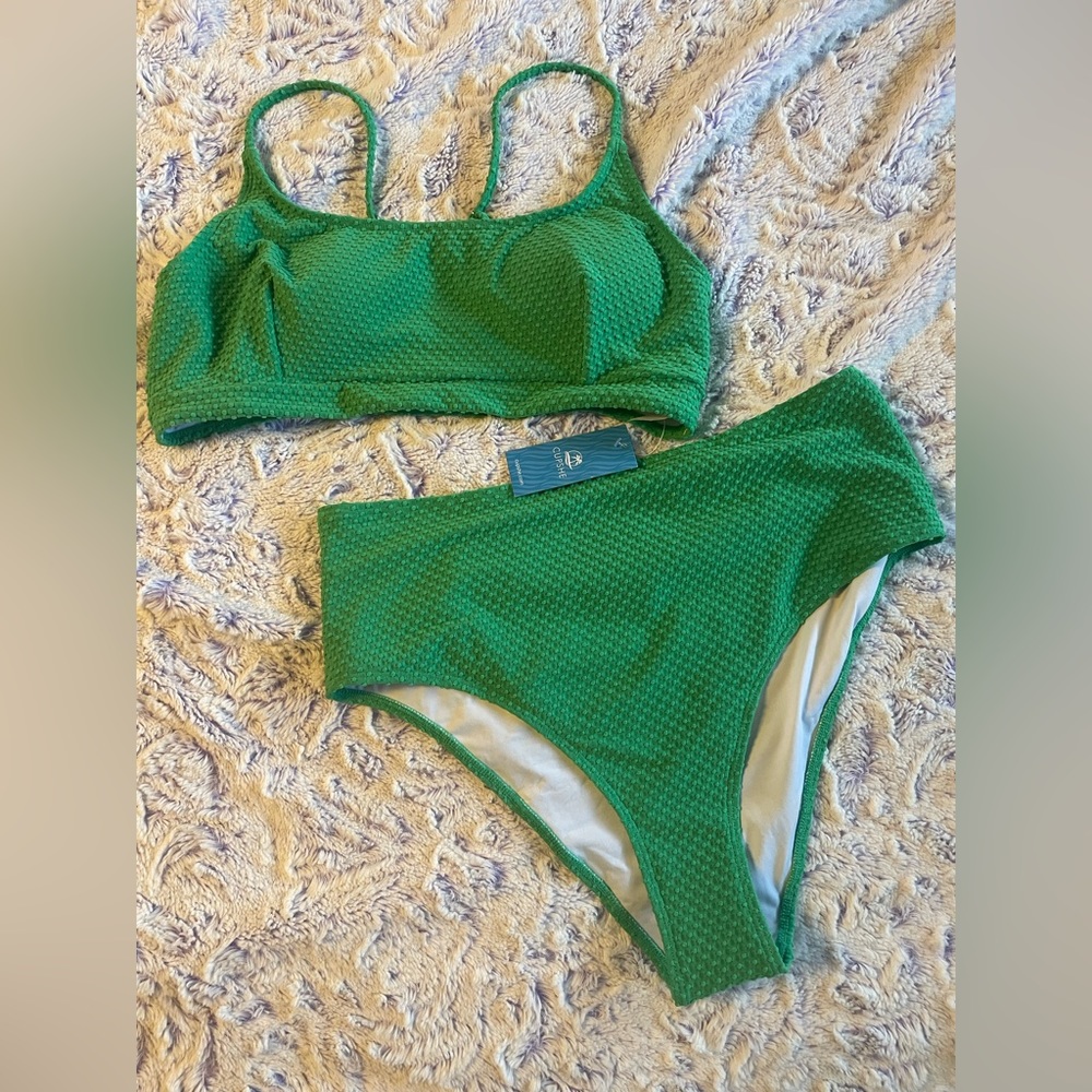 Green Cupshe bikini size large NWT